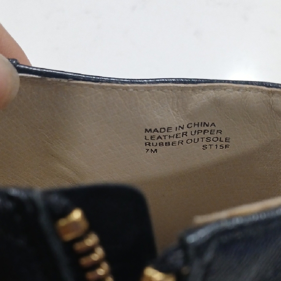 Michael Kors Black Leather Heels Sz7 Gentle Used - Picture 5 of 10